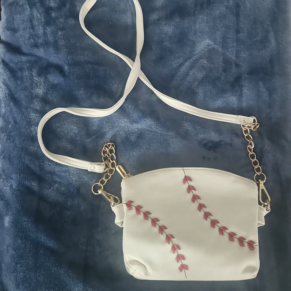 White and Red Baseball Stitch Crossbody Bag - Picture 3 of 8
